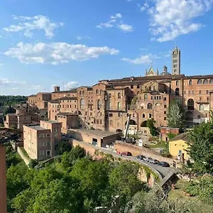 A Due Passi Dal Duomo , Siena Italia